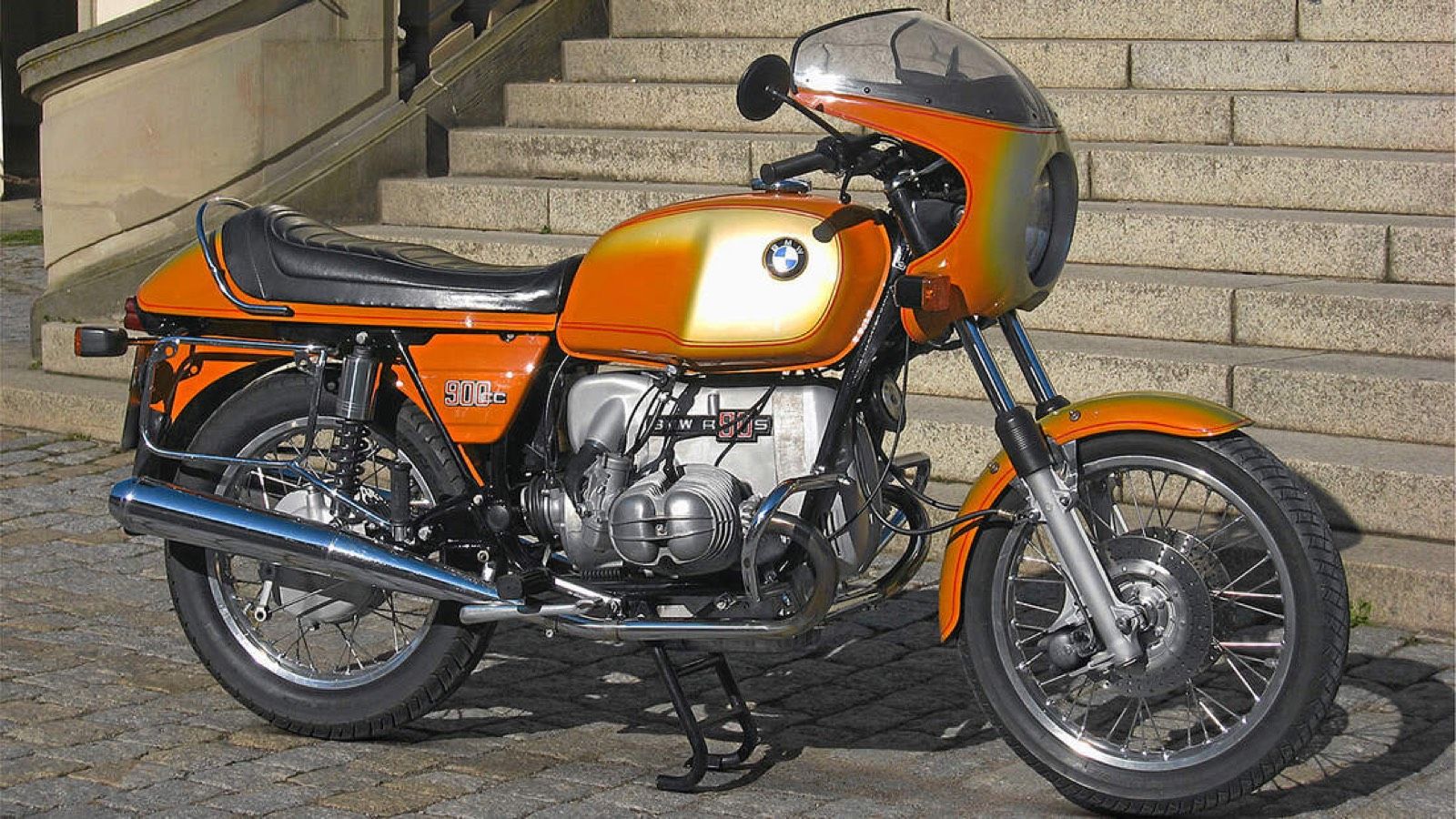 BMW R 12 S: Κλασική μόνο στην όψη, με boxer 1.170 κ.εκ. 109 ίππων και keyless