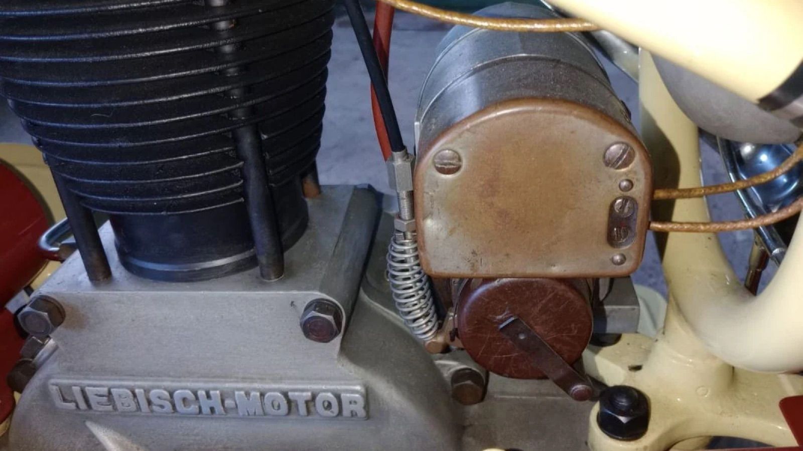 Boehmerland 600: Η πιο μακριά μοτοσυκλέτα στον κόσμο για τρεις επιβάτες