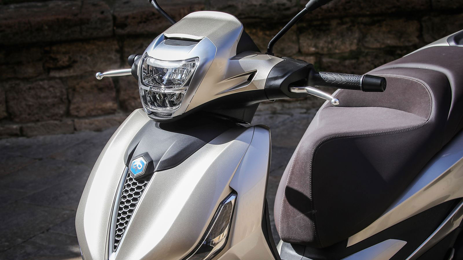 Beverly Euro5: Από 4.899 ευρώ ή από 87 ευρώ/μήνα στην Piaggio Παπαλεξανδράκης