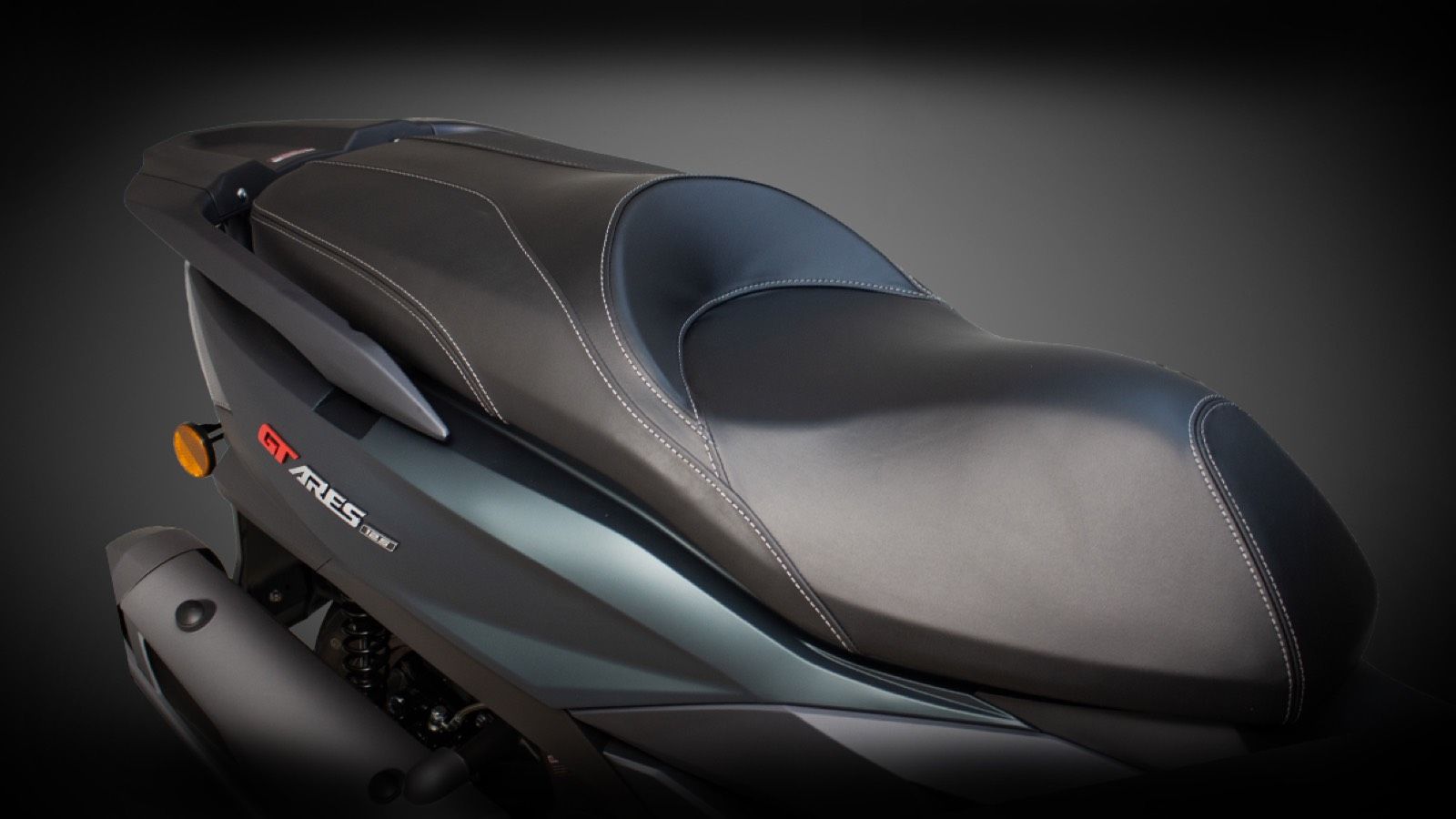 Εργονομική σέλα, σχεδιασμένη για πολλές ώρες οδήγησης.