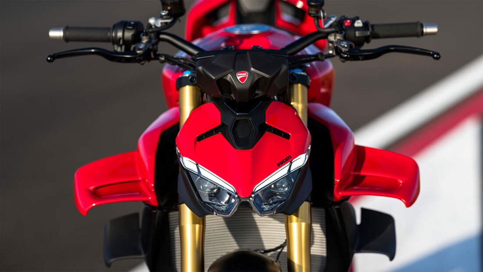 Νέες Ducati Streetfighter V4 και V4S: Με ελαφρύτερο πλαίσιο και νέα φρένα για το 2025