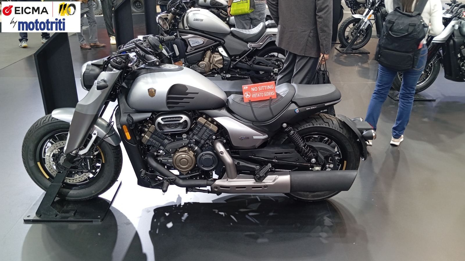 EICMA 2024: QJMOTOR SRV900V