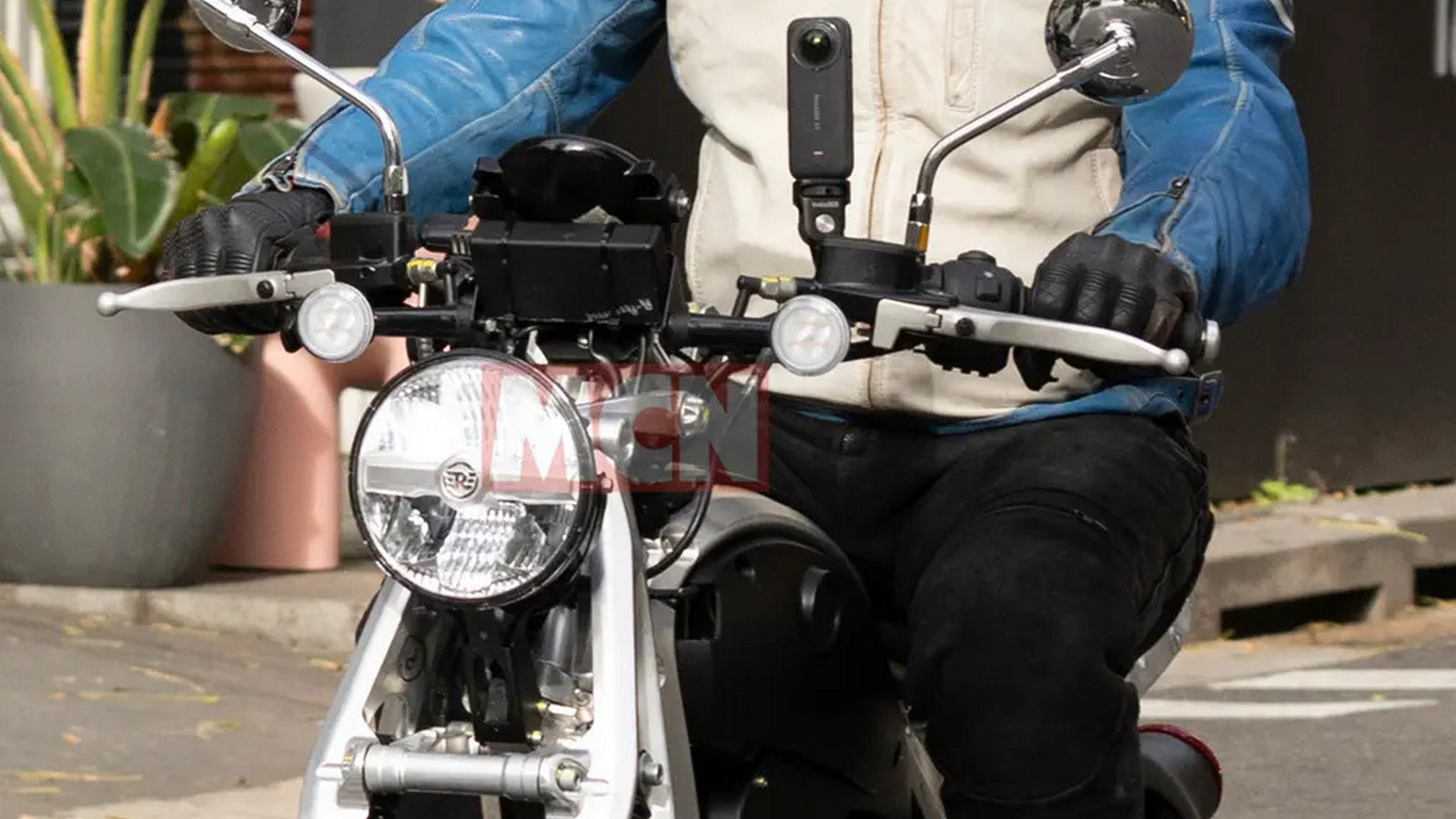 Κατασκοπικές φωτογραφίες της ηλεκτρικής Royal Enfield