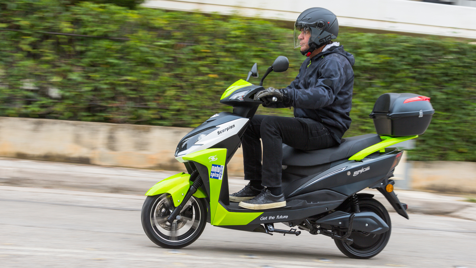 ESF E-Ride Scorpion NFC Double - Σε δύο εκδόσεις με τελική ταχύτητα 25 ή 45 χλμ/ώρα.