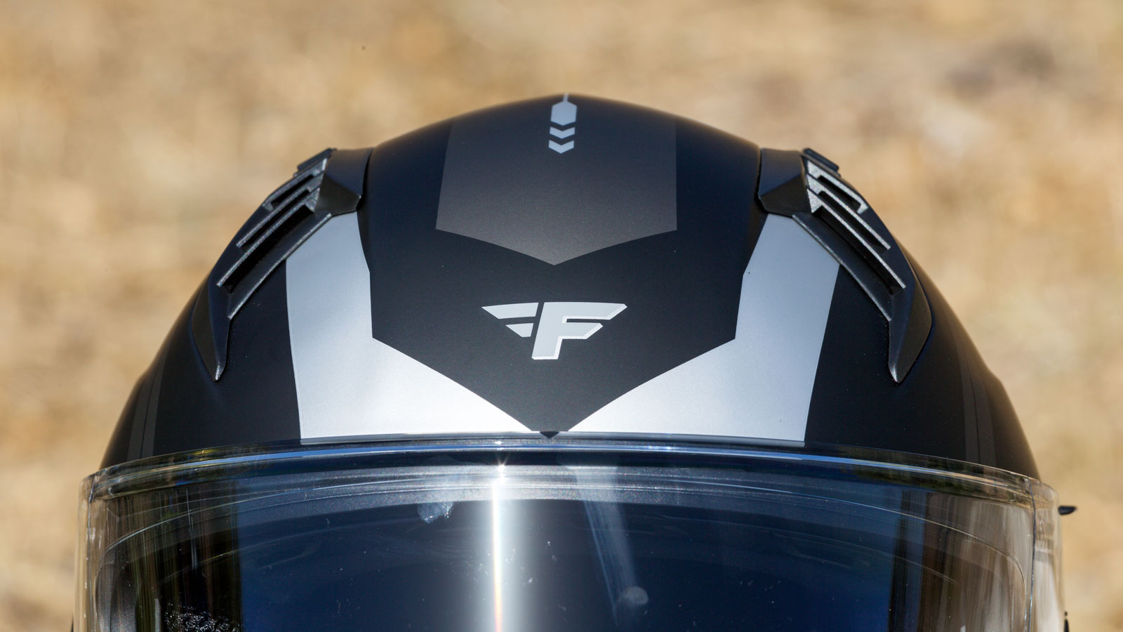 Test FSD FS-910: Από τα πιο προσιτά Full Face της αγοράς, με σπορ εμφάνιση