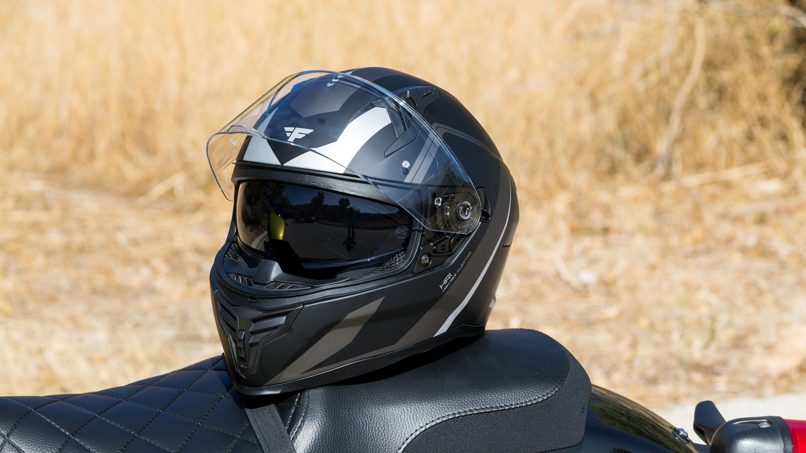 Test FSD FS-910: Από τα πιο προσιτά Full Face της αγοράς, με σπορ εμφάνιση