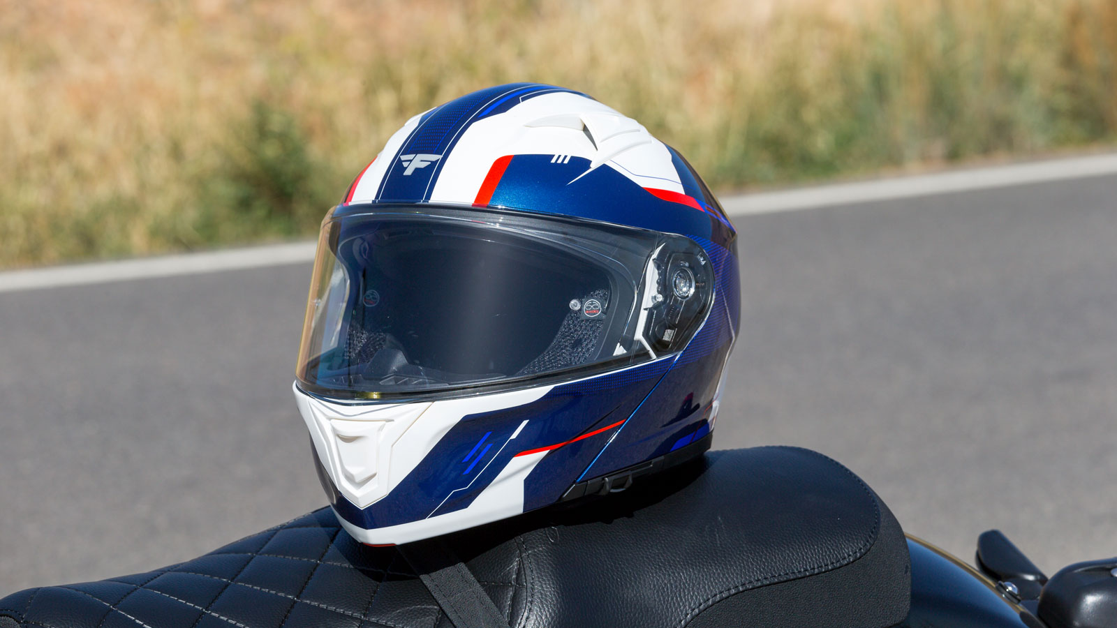 Test FSD FS-967: Ανοιγόμενο κράνος προδιαγραφών 22.06 στα 92 ευρώ 