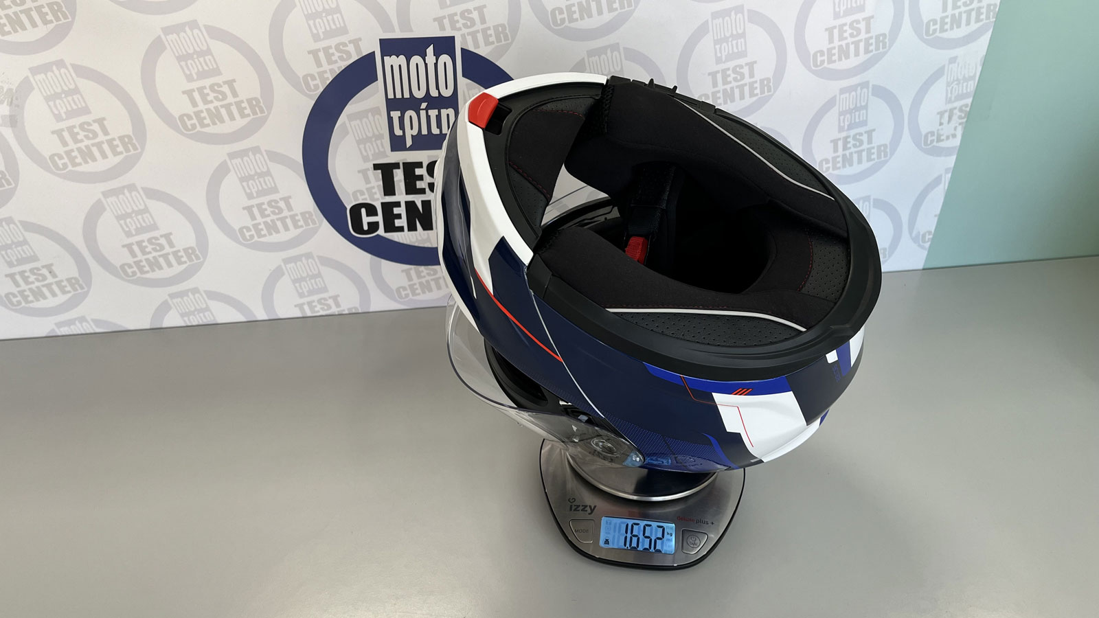 Test FSD FS-967: Ανοιγόμενο κράνος προδιαγραφών 22.06 στα 92 ευρώ 