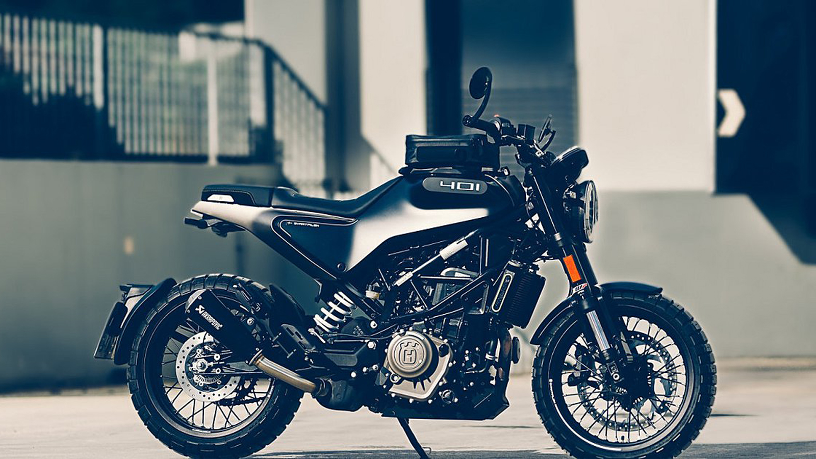 Έκπτωση 500 ευρώ για το Husqvarna Svartpilen 401 και δώρο το Tank Bag!