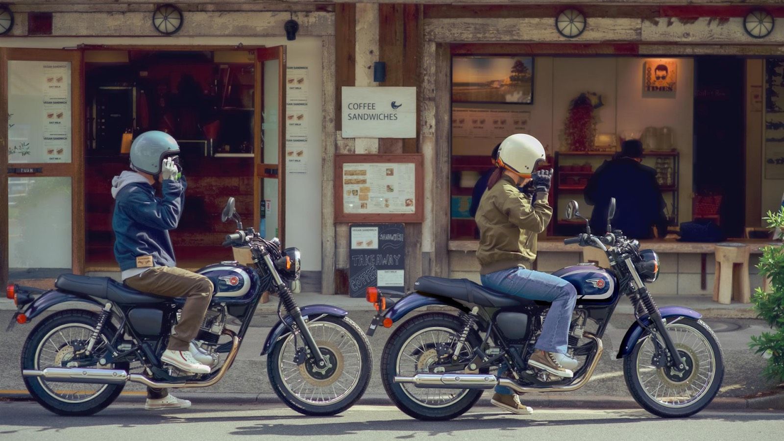 Kawasaki W230 και Meguro S1: ρετρό αντίδοτο στα σκούτερ με 20 ίππους