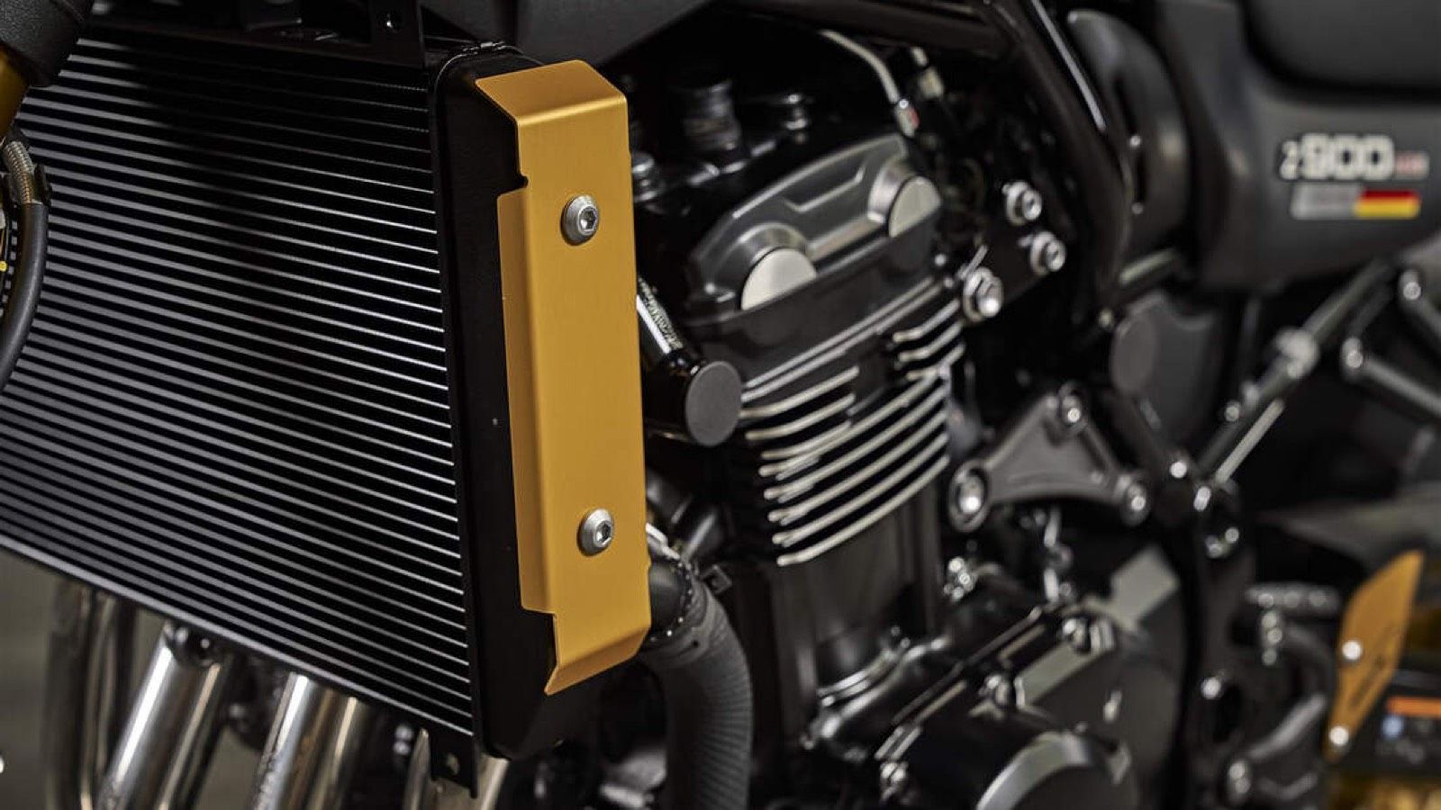 Kawasaki Z900RS SE Limited Edition: Η δίτροχη «τούρτα» για τα 50 χρόνια Kawasaki Γερμανίας