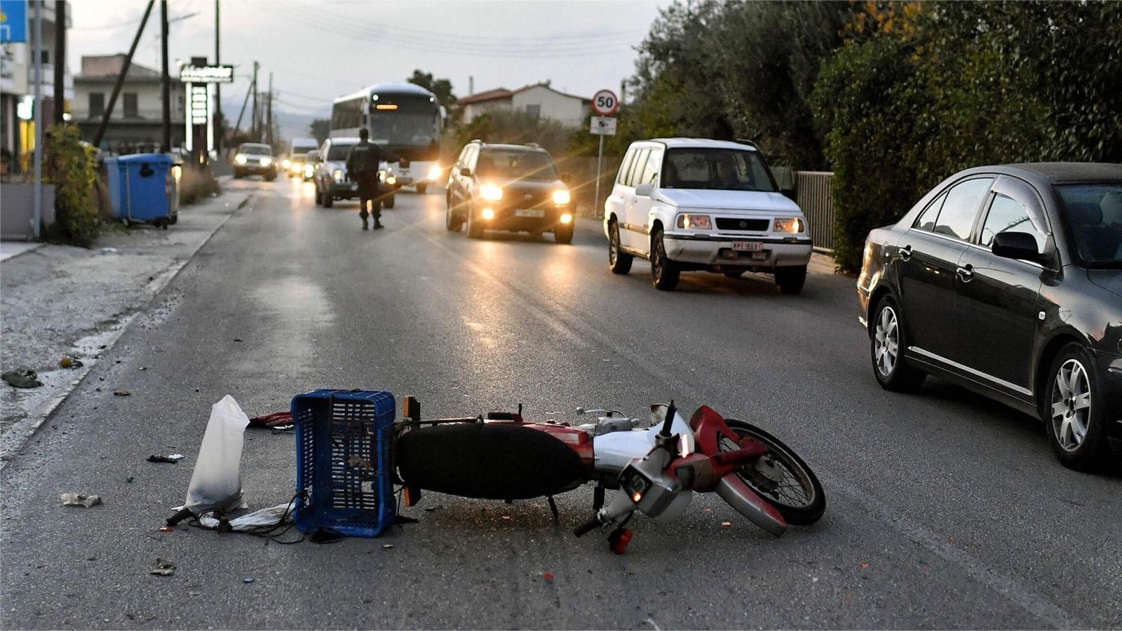 «Οχι βενζίνη χωρίς κράνος»: η αρχή της πρωτοβουλίας στα Χανιά