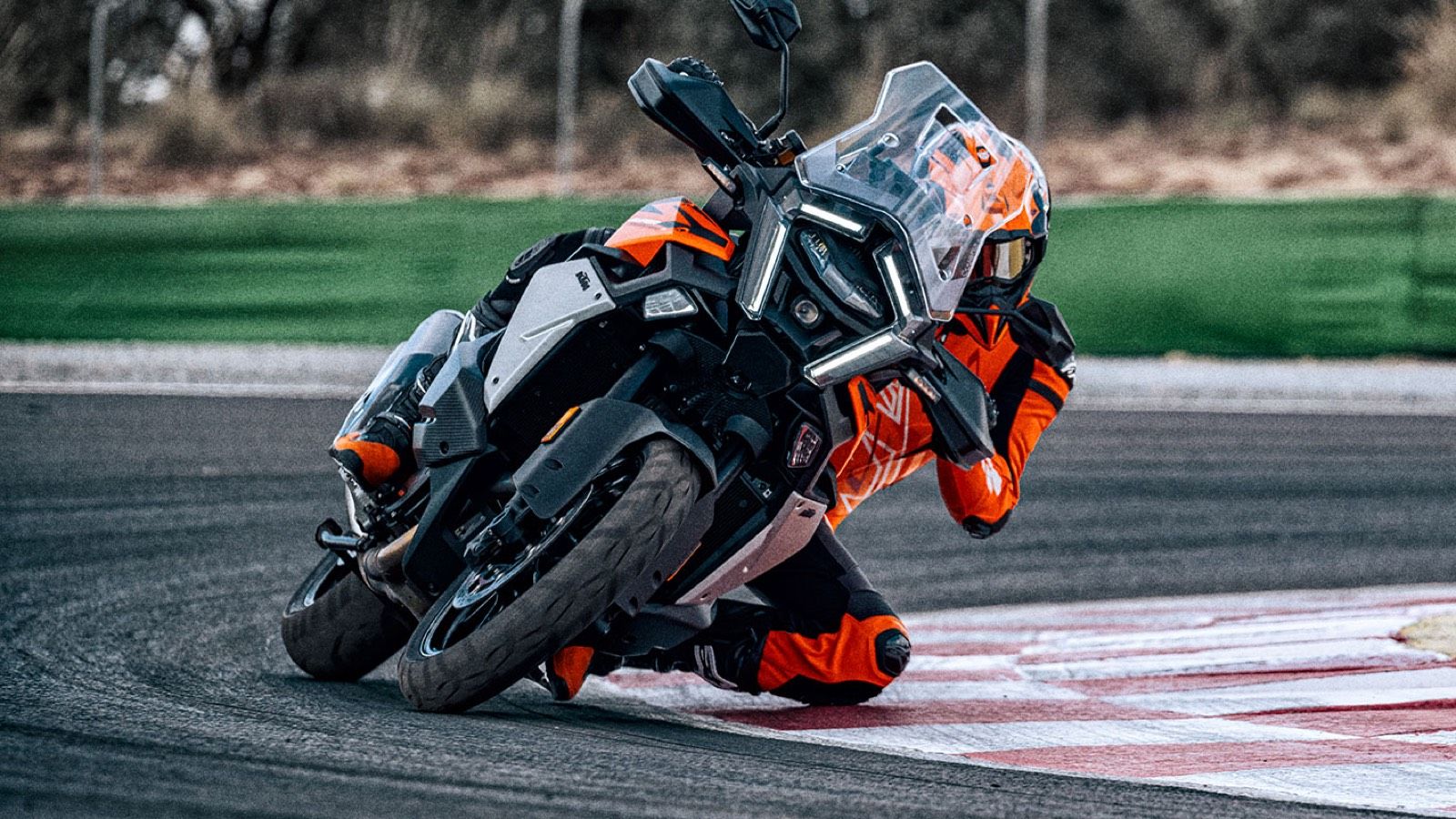 KTM 1390 Super Adventure S Evo ΑΜΤ: Με αυτόματο κιβώτιο και ακόμη πιο ισχυρή