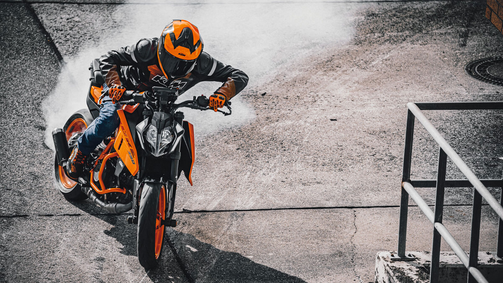 KTM 390 Duke: Ολική ανανέωση για το αυστριακό γυμνό