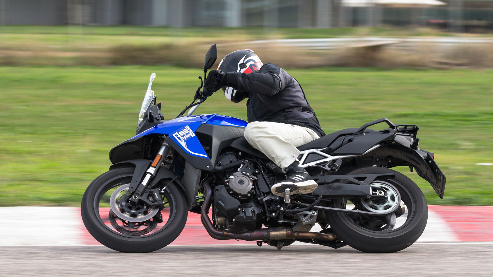 Suzuki V-Strom 800 - Test