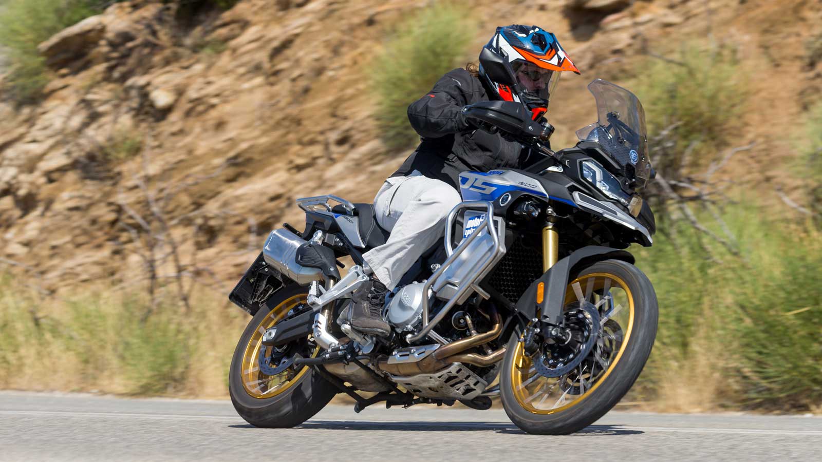 Πετυχαίνει διάνα την ουσία και προσφέρει και το έξτρα.