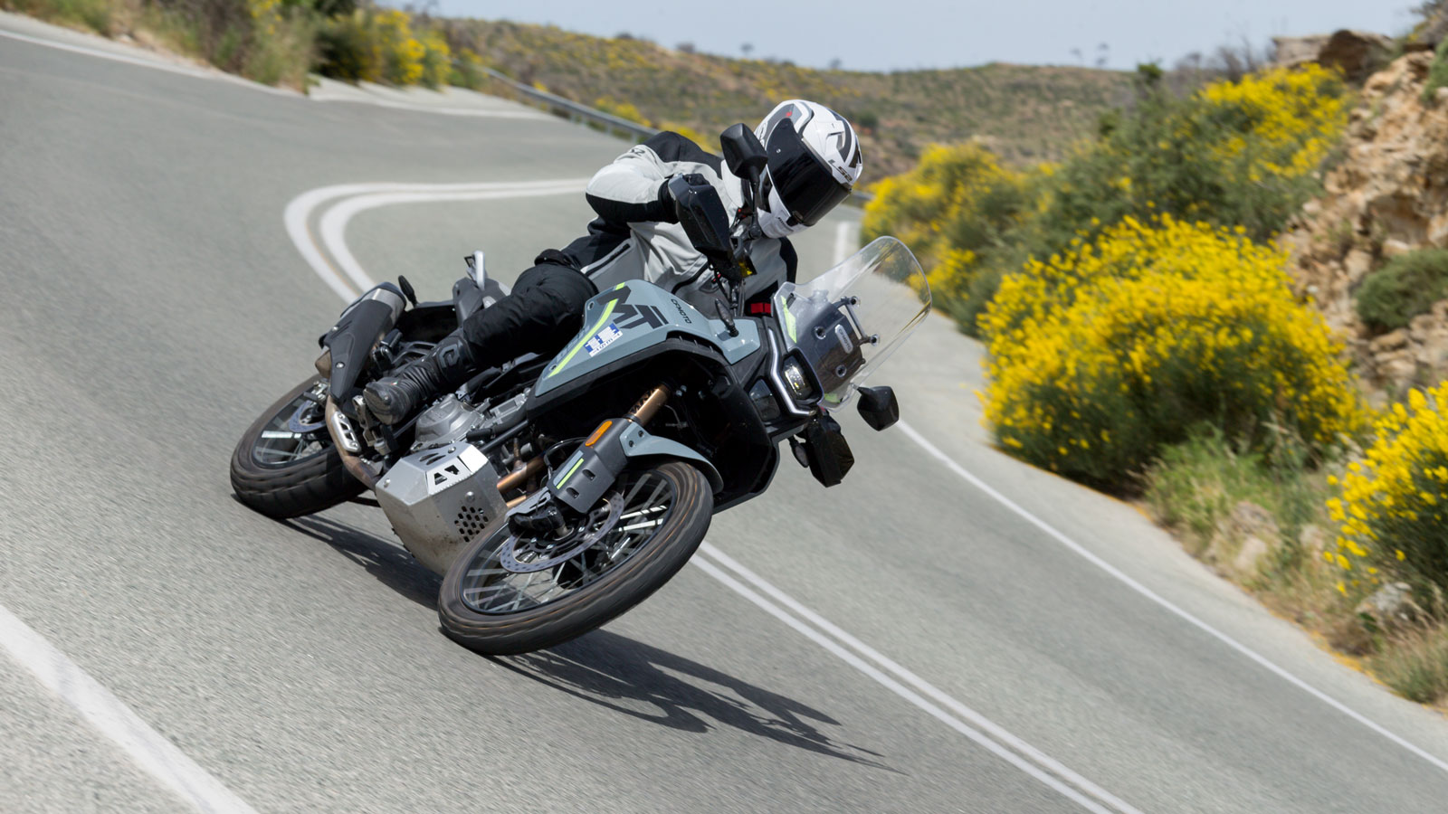 Όλη η κουλτούρα της Ανατολής σε ένα εξαιρετικό on-off μείγμα που εξάγει πολιτισμό και καταφέρνει να φτιάξει μαζί σου μια ισχυρή σχέση από το πρώτο χιλ