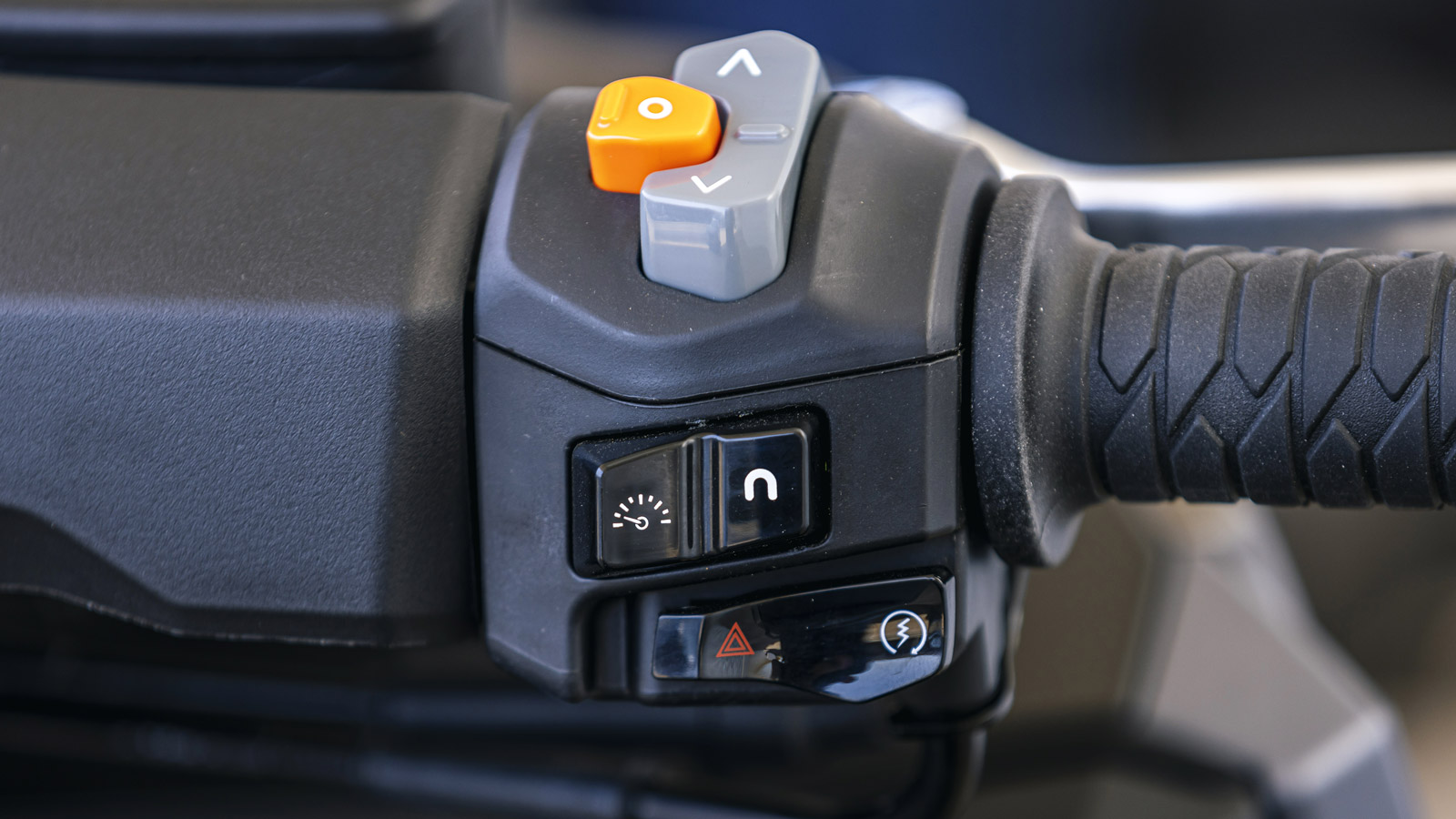 KYMCO AK 550 Premium: Scooter με πτυχές μοτοσικλέτας & Cornering ABS