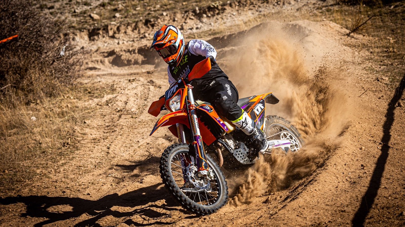 GET ON THE GAS και READY TO RACE επιτυχίες για τη MIMIKOS MOTORCORE