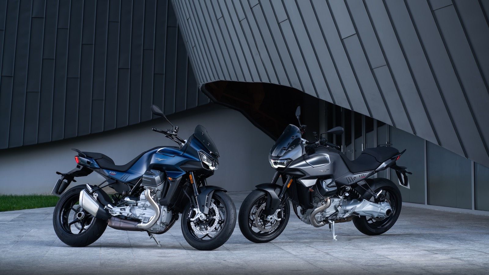 EICMA 2024: Moto Guzzi V100 Mandello και Stelvio