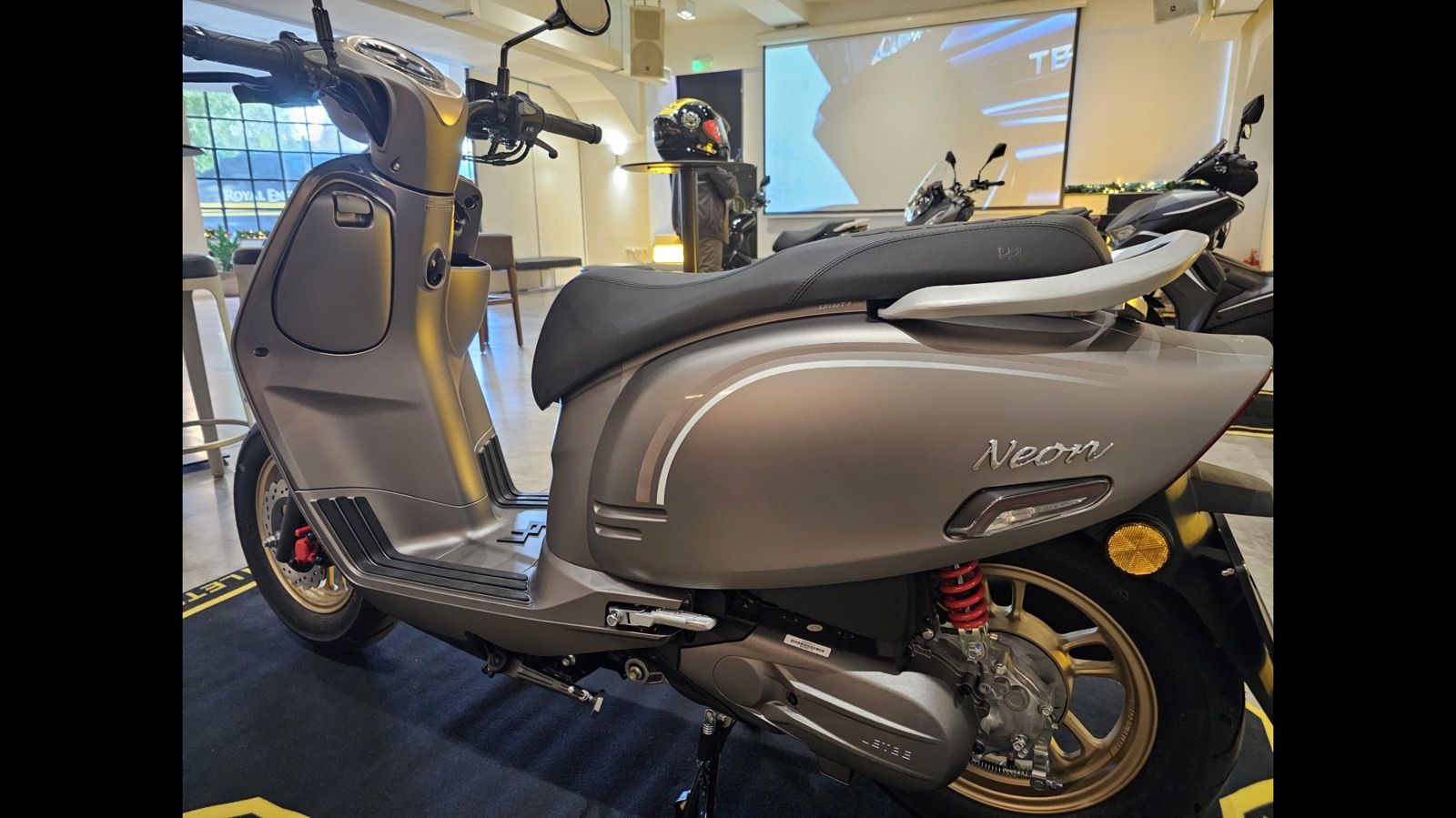 H LETBE και τα μοντέλα της, τώρα και στην Ελλάδα από τη MUVUS