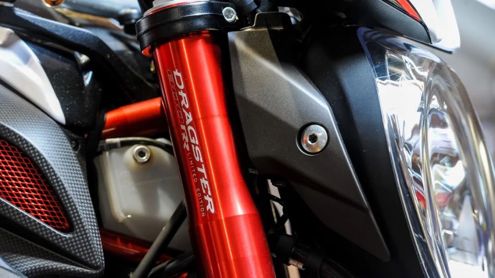 MV Αgusta Dragster 800 RR LH44: Ελαφρύτερη συλλεκτική έκδοση με κλιπόν