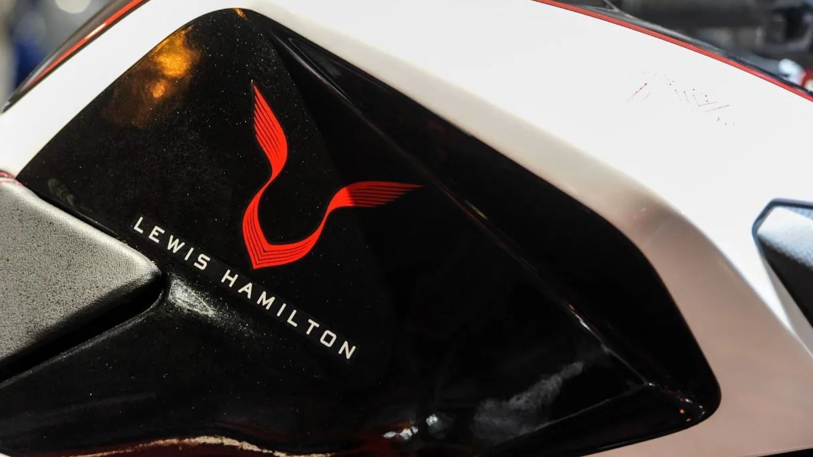 MV Αgusta Dragster 800 RR LH44: Ελαφρύτερη συλλεκτική έκδοση με κλιπόν