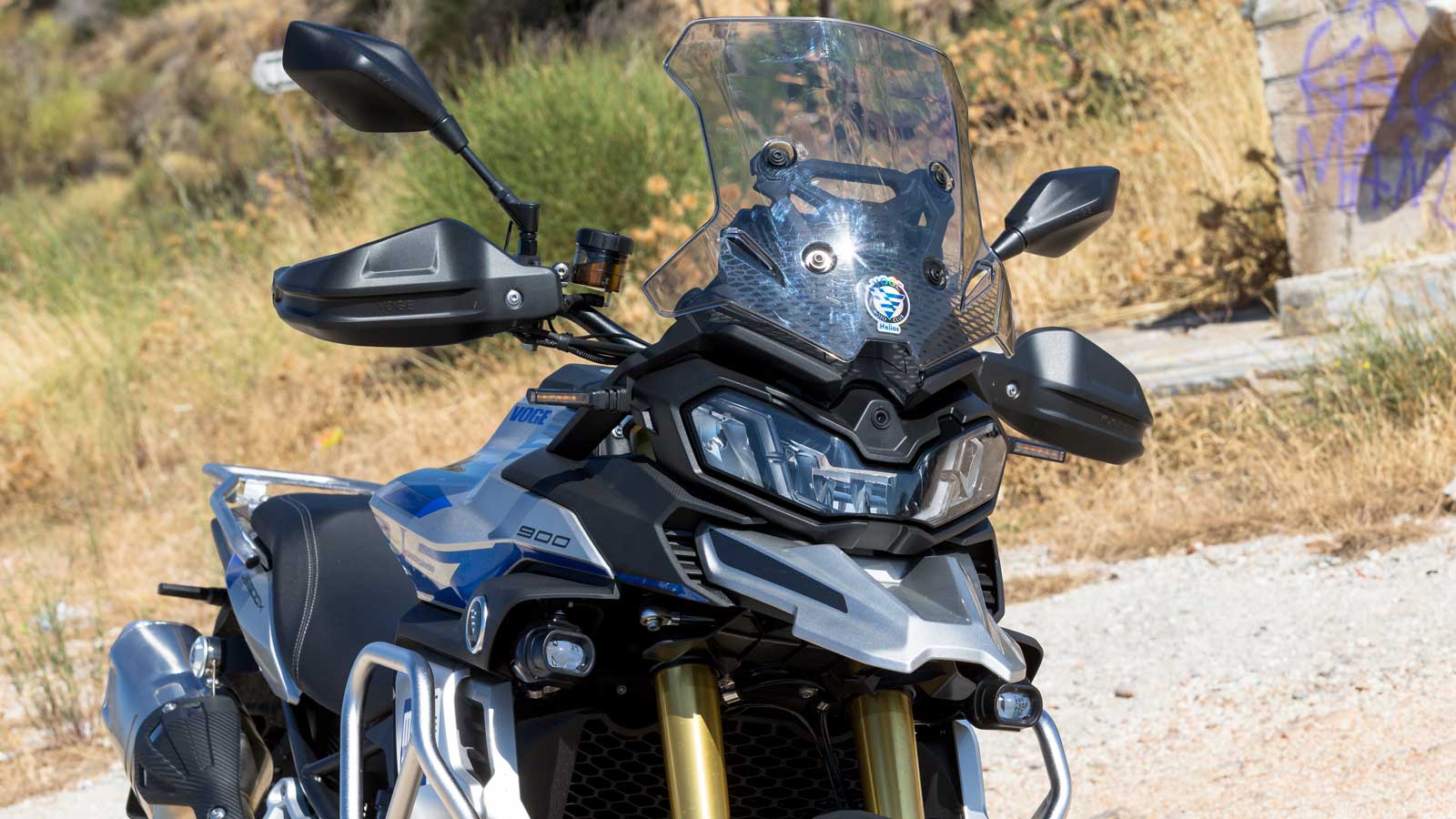 Ρυθμιζόμενη ζελατίνα και πλήρης LED φωτισμός.