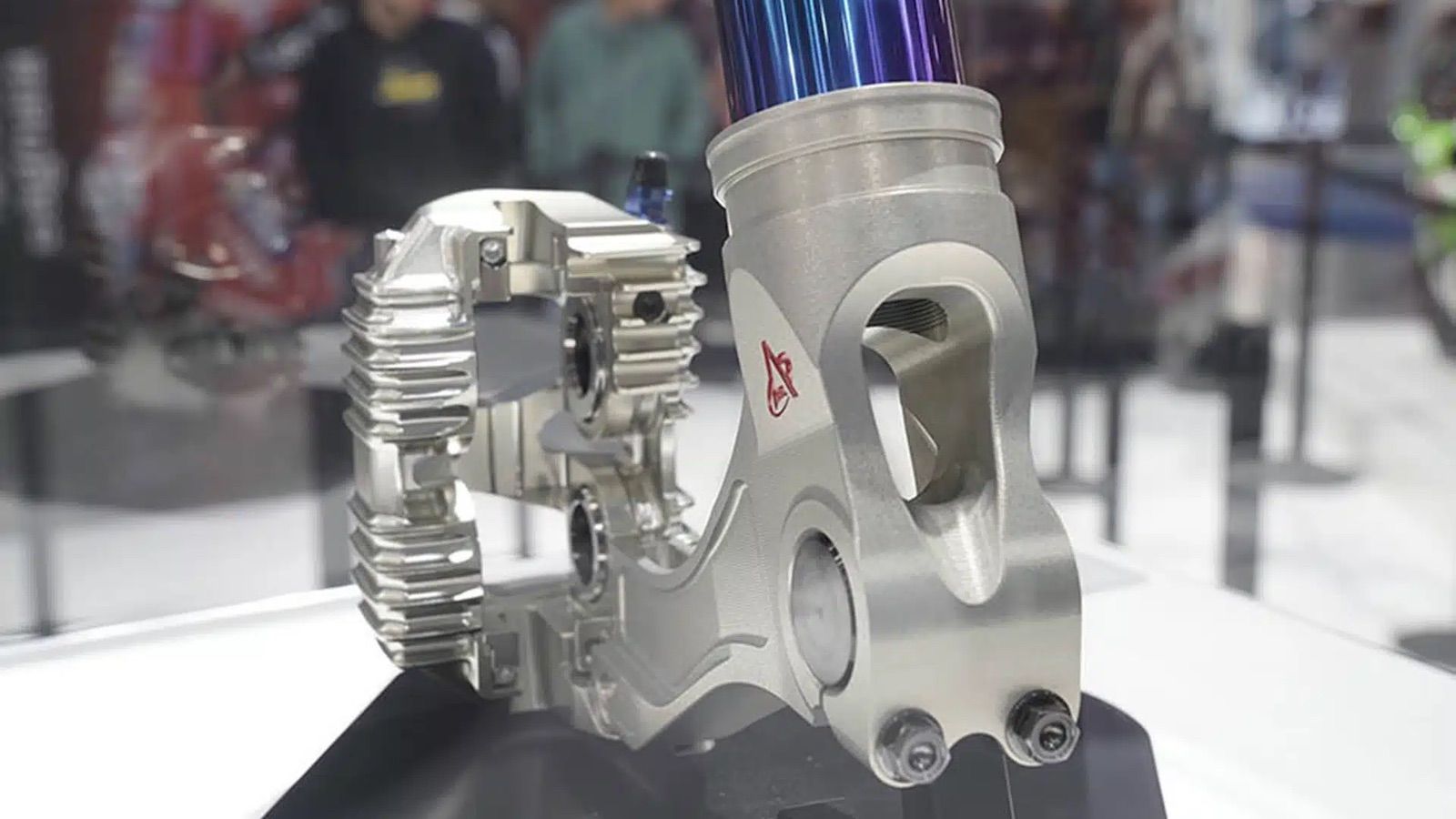 Nissin και Showa ανέπτυξαν δαγκάνα φρένου ενσωματωμένη στο πιρούνι