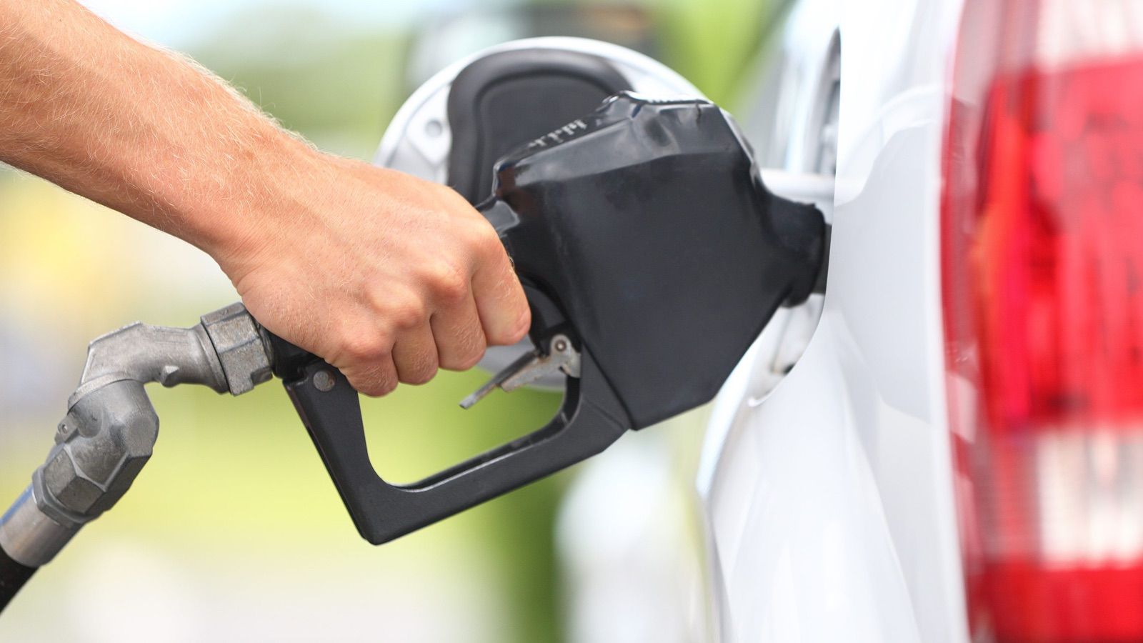 Ευρωπαϊκό Λαϊκό Κόμμα: μήπως να αφήσουμε τους κινητήρες όπως τους ξέραμε;