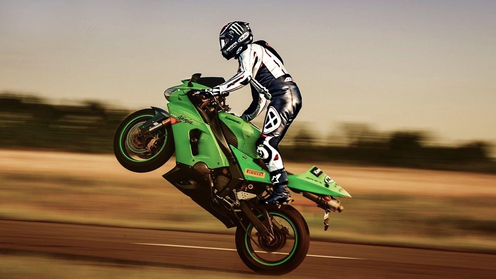 Αστυνομικός κάνει σούζα και τραυματίζει κόσμο (+video)