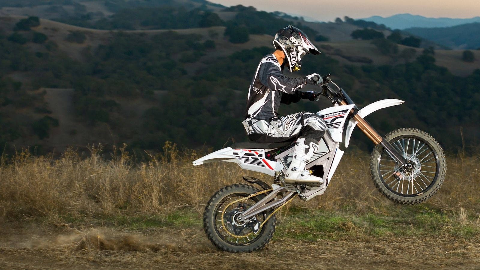 Ηλεκτρικά και σούζες: Ζήτημα που ...τσουρουφλίζει.