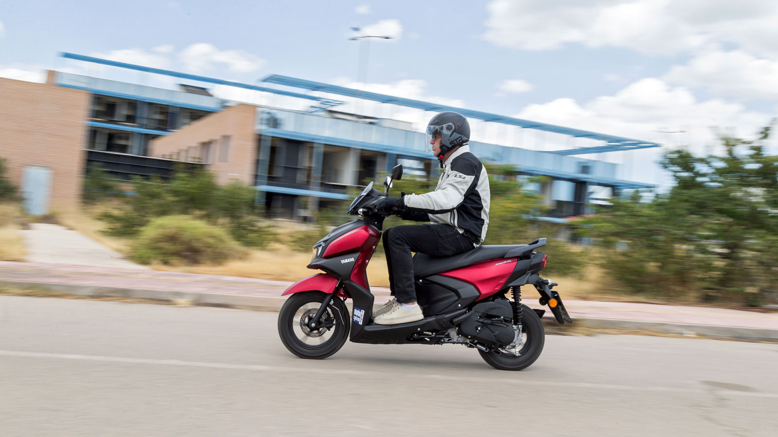 Yamaha Ray ZR - Υποψήφιο για Best Scooter by LS2