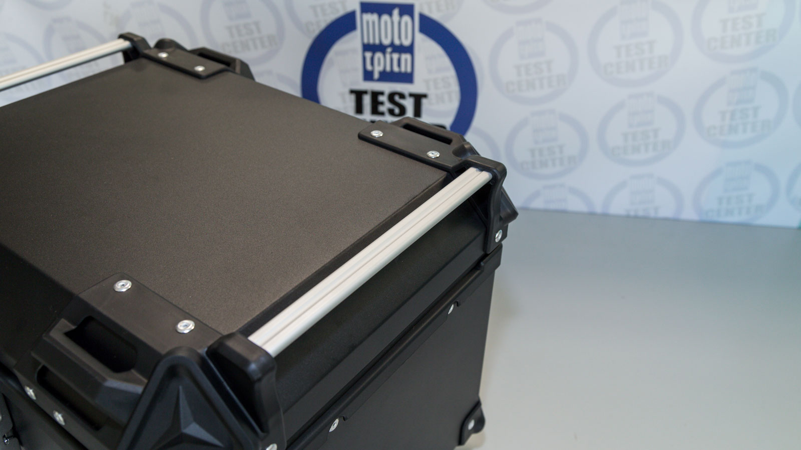 Test βαλίτσα αλουμινίου Rebel: 45 λίτρα σε ανθεκτική κατασκευή