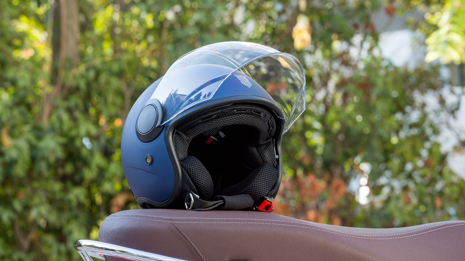 Test κράνος STR Pilot: Ρετρό σχεδιασμός και ECE 22-06 προδιαγραφών