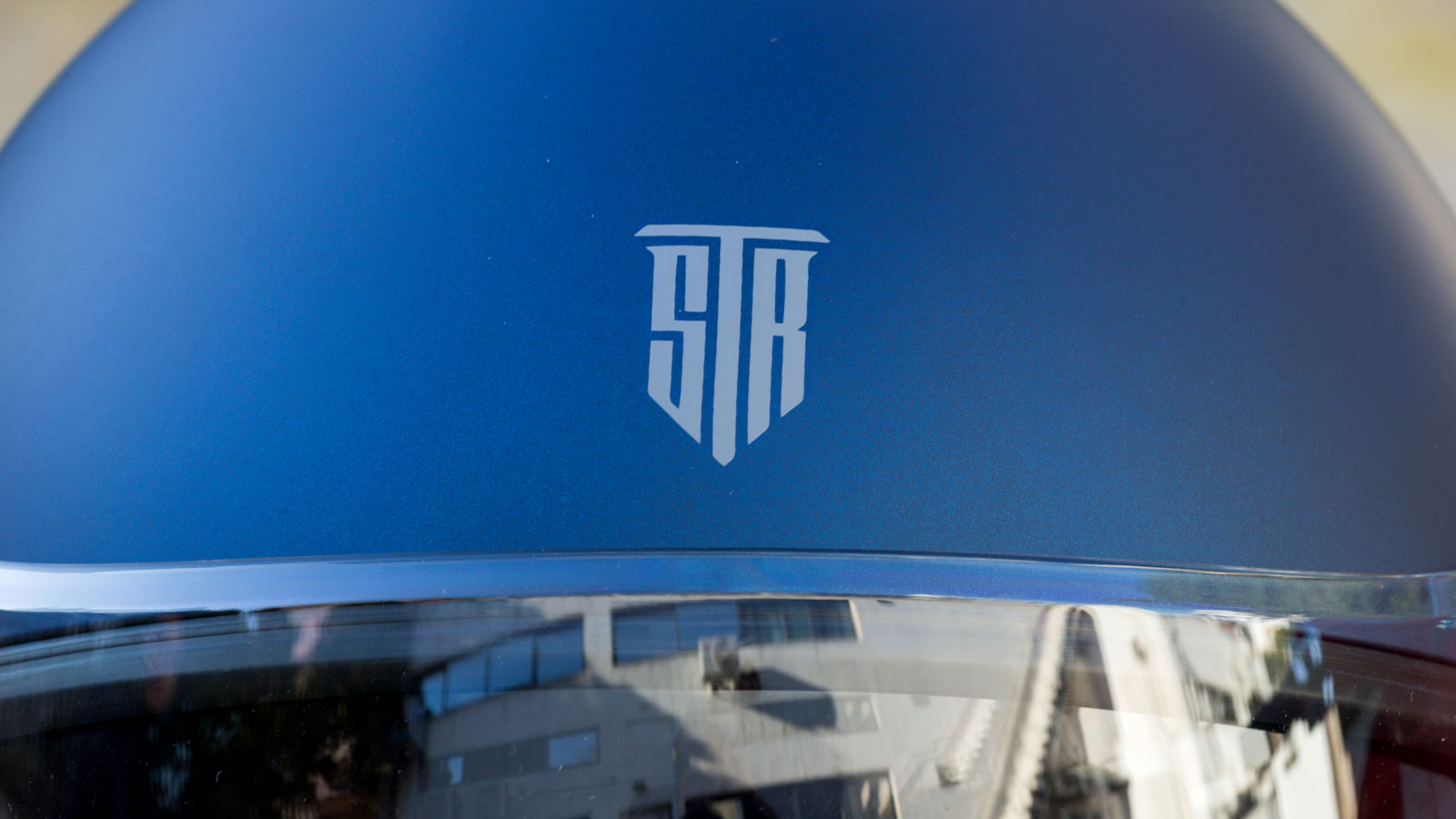 Test κράνος STR Pilot: Ρετρό σχεδιασμός και ECE 22-06 προδιαγραφών