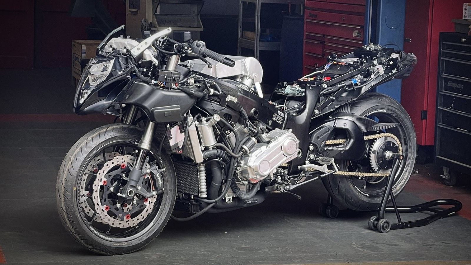 Suzuki SuperBusa Kevin Schwantz Edition: 385 ίπποι με κομπρέσορα και τελική 350 χλμ/ώρα