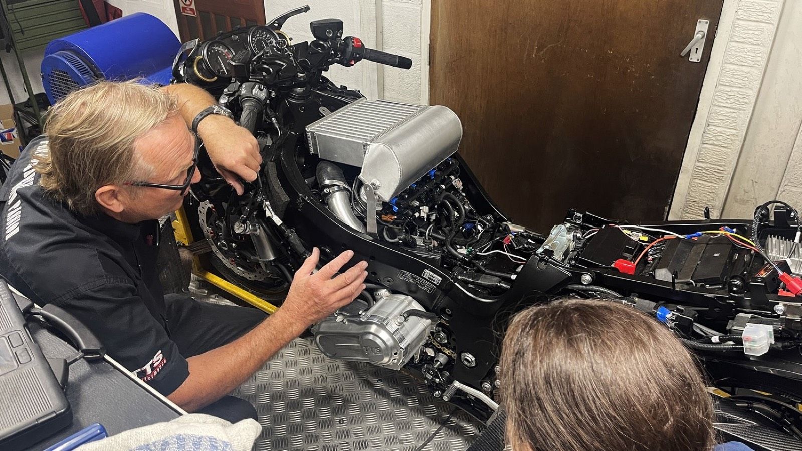 Suzuki SuperBusa Kevin Schwantz Edition: 385 ίπποι με κομπρέσορα και τελική 350 χλμ/ώρα