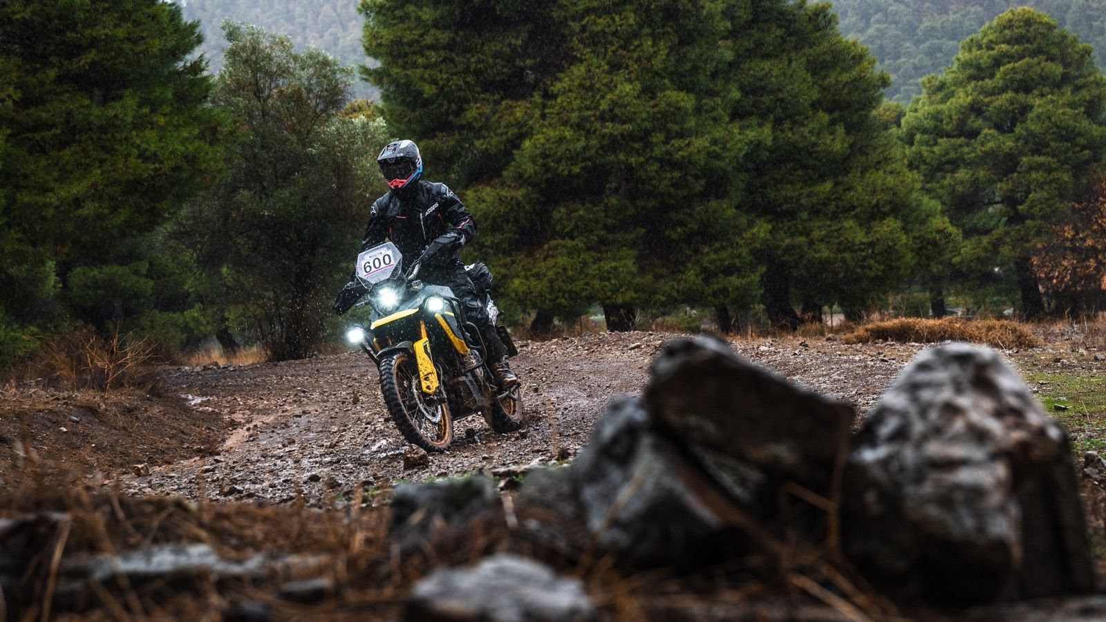 Από το γραφείο στο 24hrs Hellas Rally με Suzuki V-STROM 800 DE