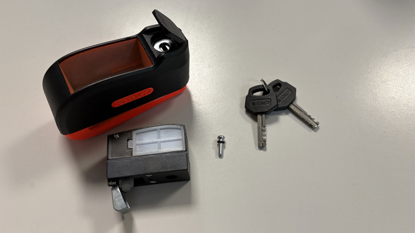 Παρουσίαση: Κλειδαριά SXP MDA01 με συναγερμό και πύρο 10 χιλιοστών