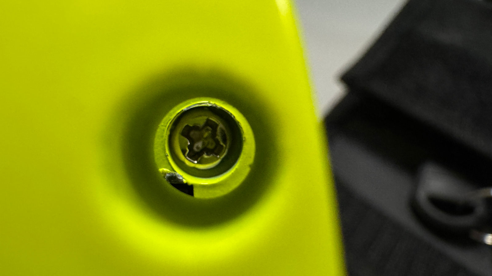 Παρουσίαση: Κλειδαριά SXP MDA02 με συναγερμό 110dB