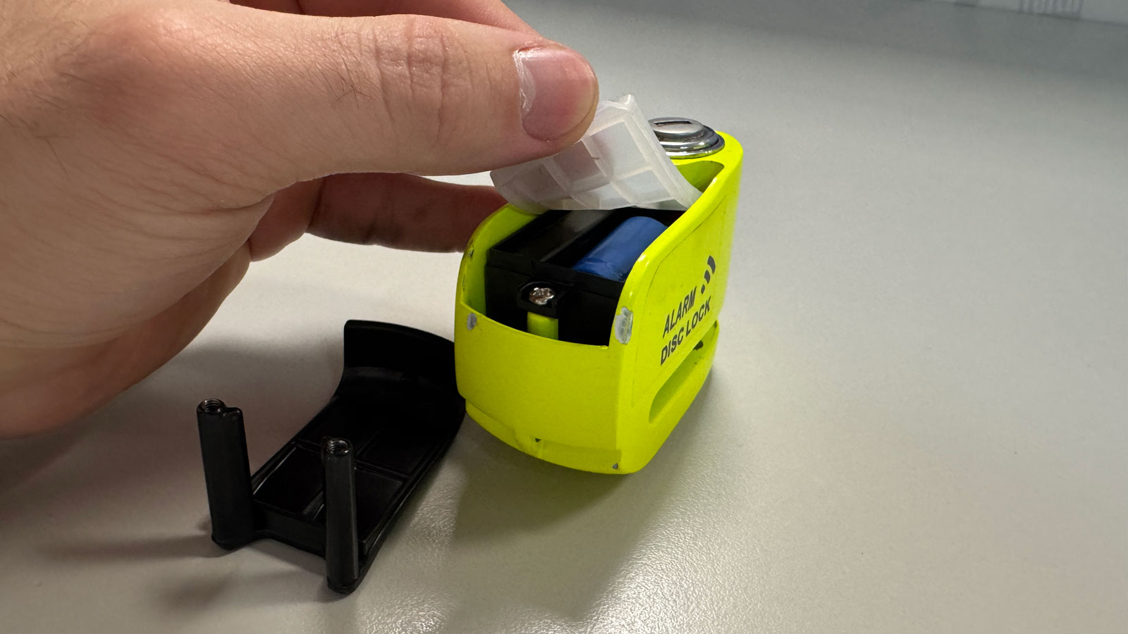 Παρουσίαση: Κλειδαριά SXP MDA02 με συναγερμό 110dB