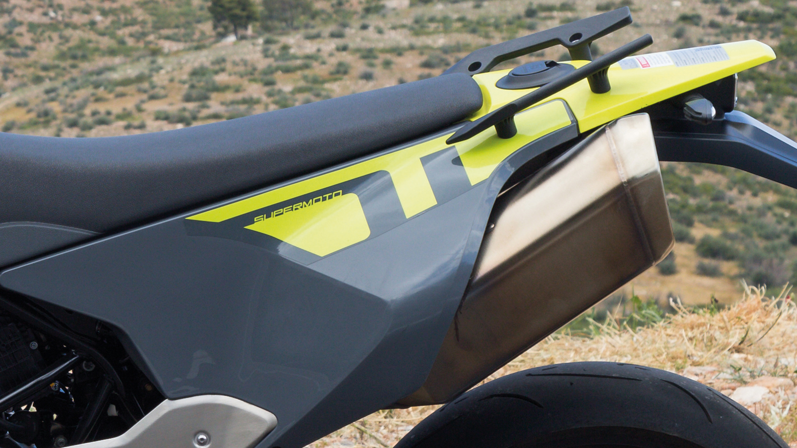 Husqvarna 701 Supermoto - Test 