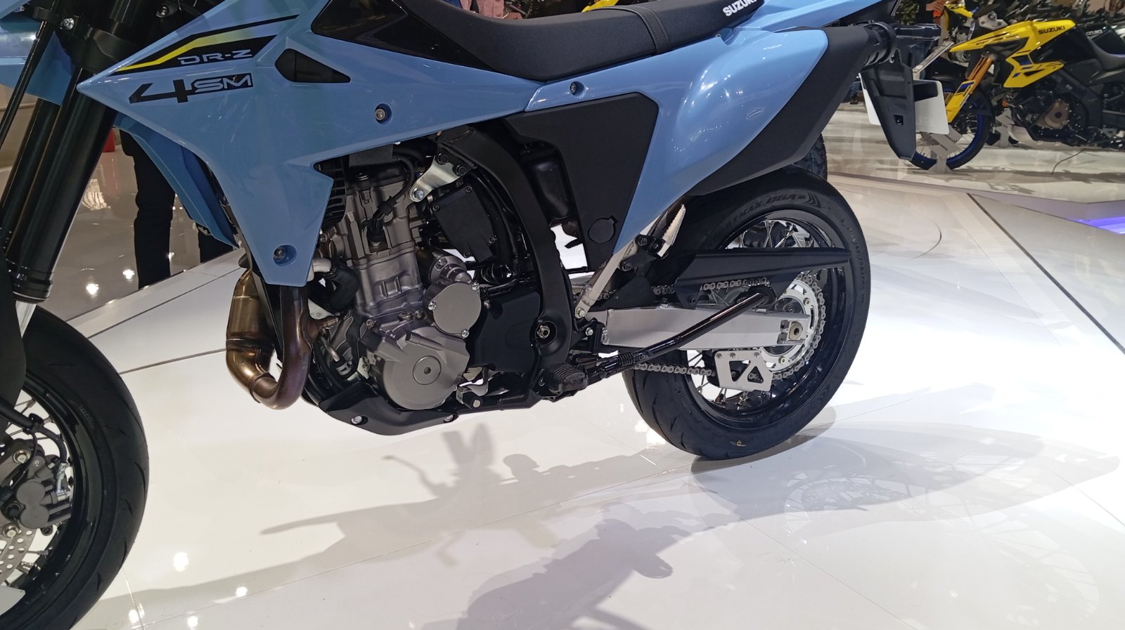 Suzuki DR-Z S & SM: Supermoto και Enduro στα 150 κιλά με 38 άλογα και Euro5+