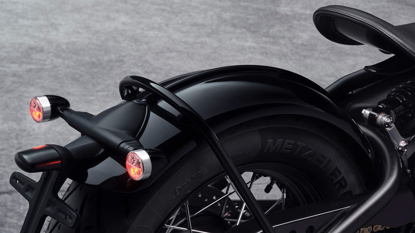 Triumph Bonneville Bobber TFC 2025: Eκλεπτυσμένο (και περιορισμένο) αριστούργημα