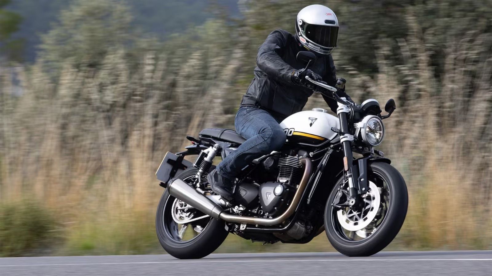 Triumph Speed Twin 1200: Ταχύτερη με 105 ίππους και έκδοση RS με Ohlins