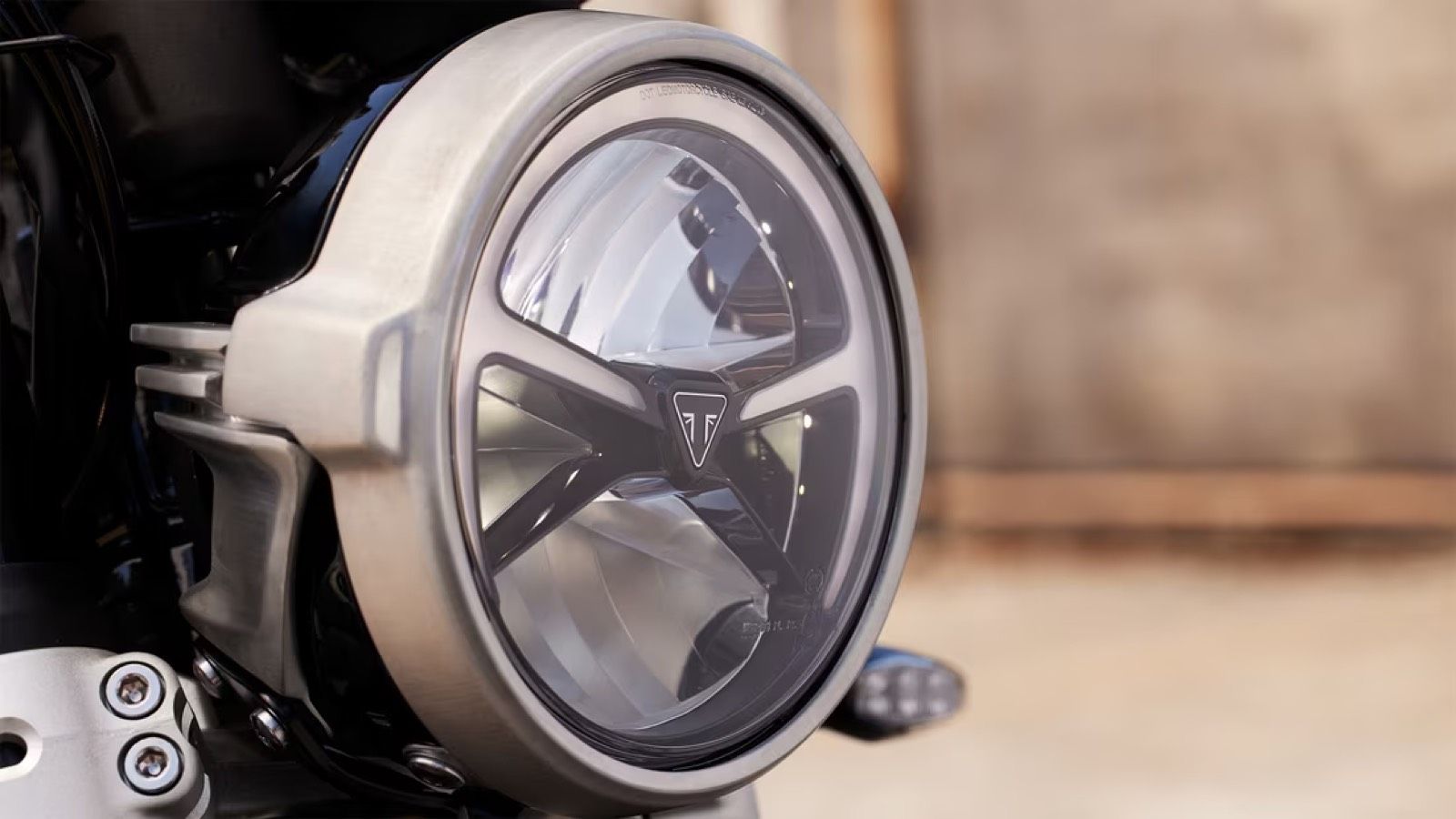 Triumph Speed Twin 1200: Ταχύτερη με 105 ίππους και έκδοση RS με Ohlins