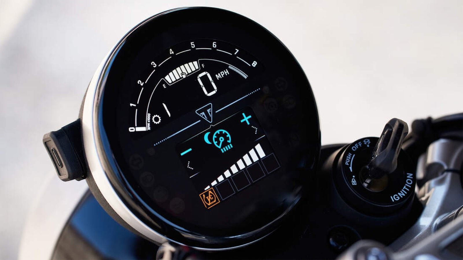 Triumph Speed Twin 1200: Ταχύτερη με 105 ίππους και έκδοση RS με Ohlins