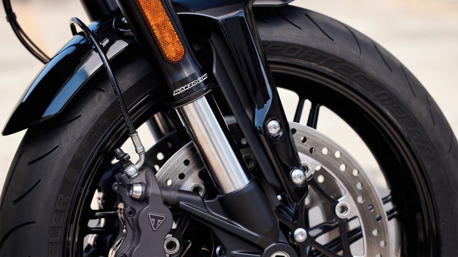 Triumph Speed Twin 1200: Ταχύτερη με 105 ίππους και έκδοση RS με Ohlins