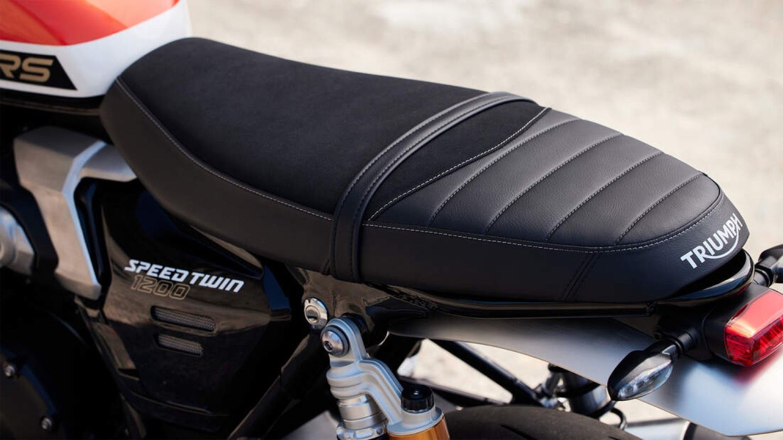 Triumph Speed Twin 1200: Ταχύτερη με 105 ίππους και έκδοση RS με Ohlins